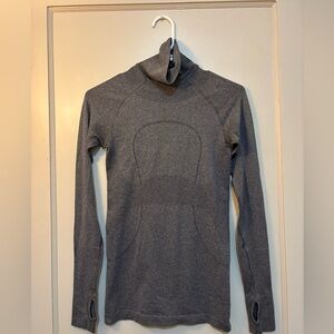 Women’s Lululemon Gray Swiftly Turtleneck